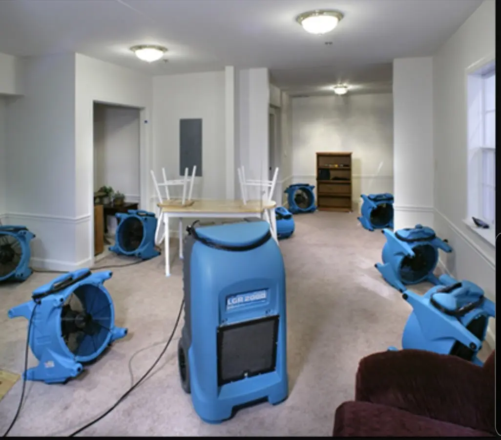 Air movers and dehumidifier setup for Water Damage Restoration in Payson